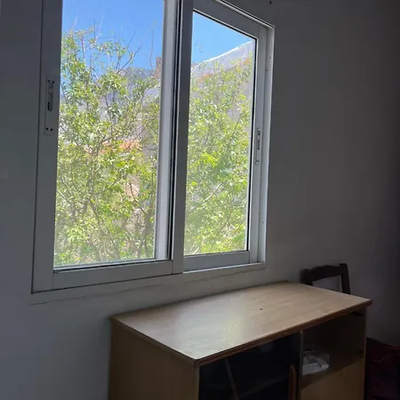 Anna Grandmas House * 자로스