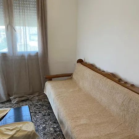 아파트 Anna Grandmas House 자로스